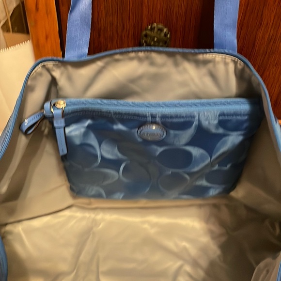 Coach pack away tote. medium blue. - Picture 5 of 8
